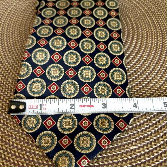 RENE’ CHAGAL HAND MADE GREEN NAVY SILK TIE  57” by 4” PATTERNED CIRCLES - Picture 7 of 7